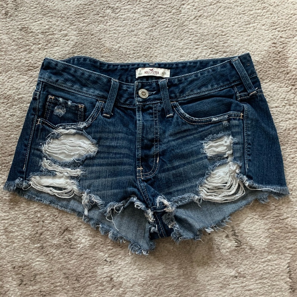 Adorable cut off shorts